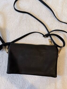 Jenn&Co Classic Black Faux Leather Crossbody Bag